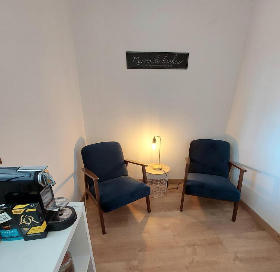 Emilie Une Nuit - 3 Chambres Au 2E Etage - Maison Avec Chats Vandieres  Dış mekan fotoğraf